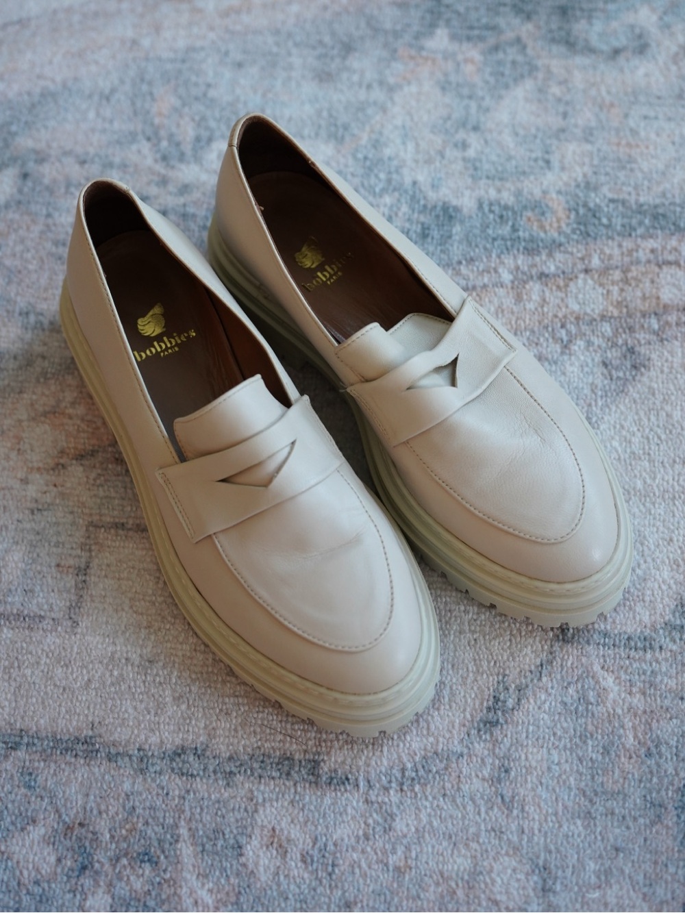 Bobbies Amalia Loafer in Beige
